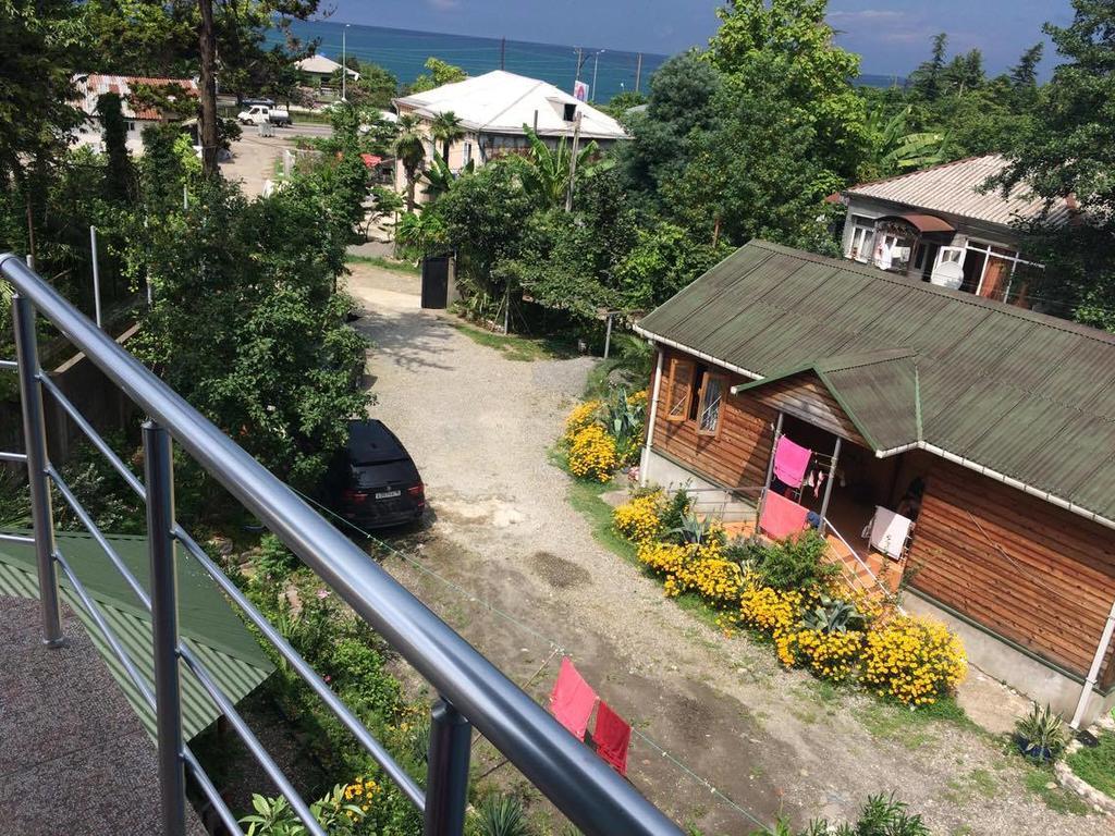 Wooden Cottage Makhinjauri Bagian luar foto