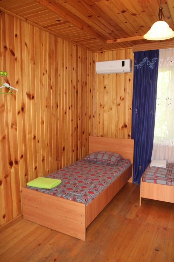 Wooden Cottage Makhinjauri Bagian luar foto