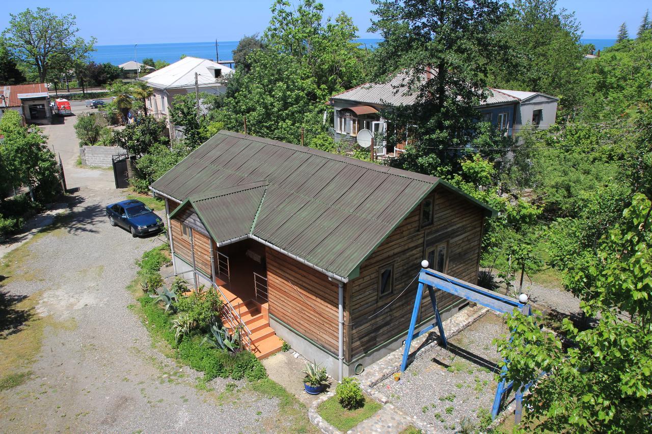 Wooden Cottage Makhinjauri Bagian luar foto
