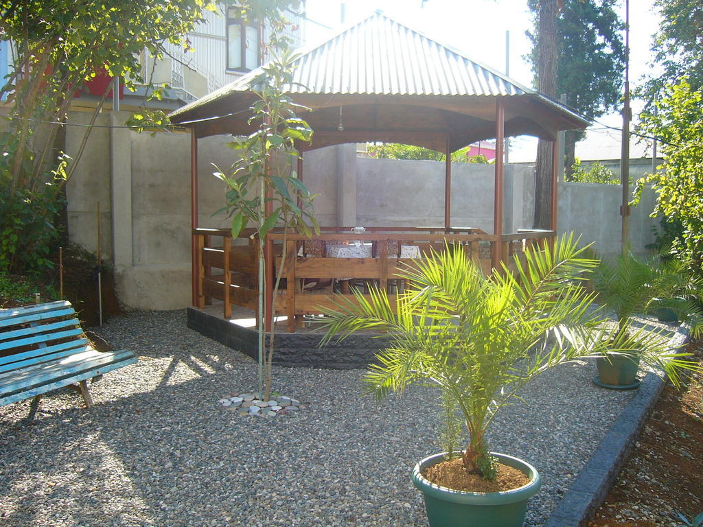 Wooden Cottage Makhinjauri Bagian luar foto